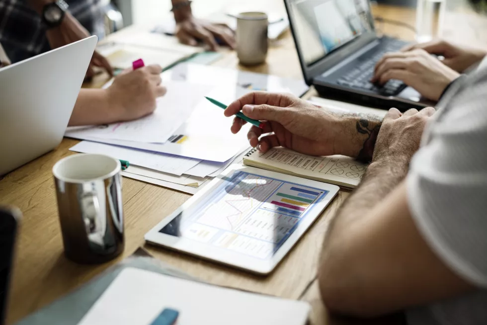 people-having-startup-business-result-meeting-together
