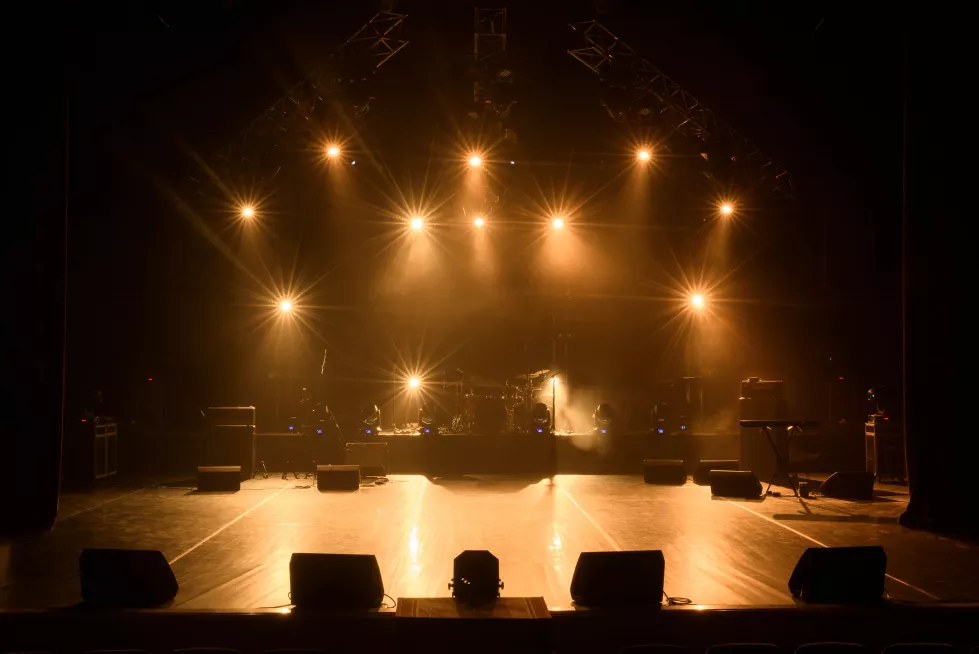 free-stage-with-lights-lighting-devices-free-srage