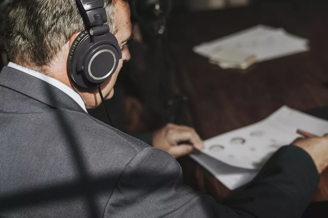 broadcaster-live-studio