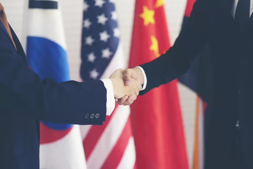 image-press-conference-international-cooperation-leaders-businessmen