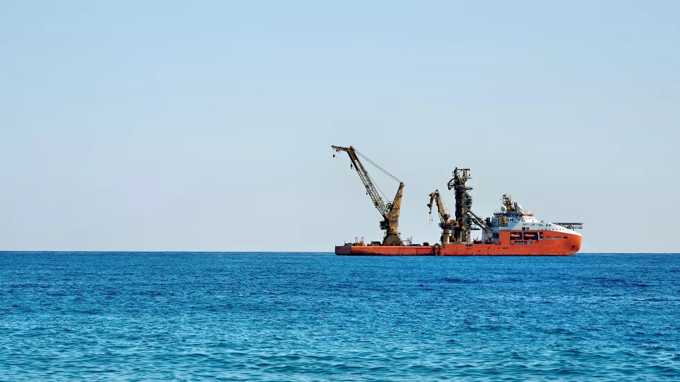working-industrial-cargo-ship-sea