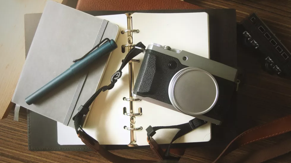 high-angle-view-coffee-cup-table