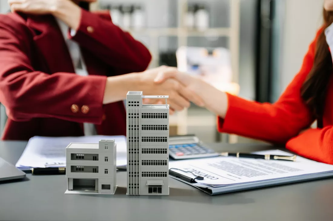 signing-contract-client-broker-agent-lease-agreement-successful-deal-young-business-sitting-desk-office
