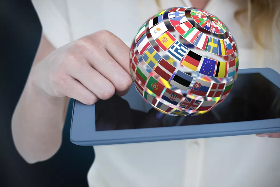 Cultural diplomacy in new media