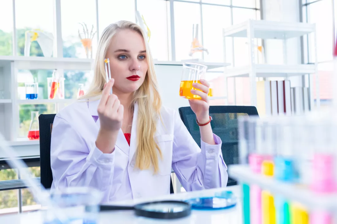 Chemia kosmetyków i farmaceutyków z elementami biznesuv