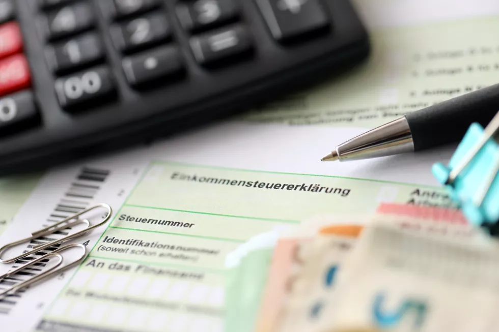 close-up-calculator-paper