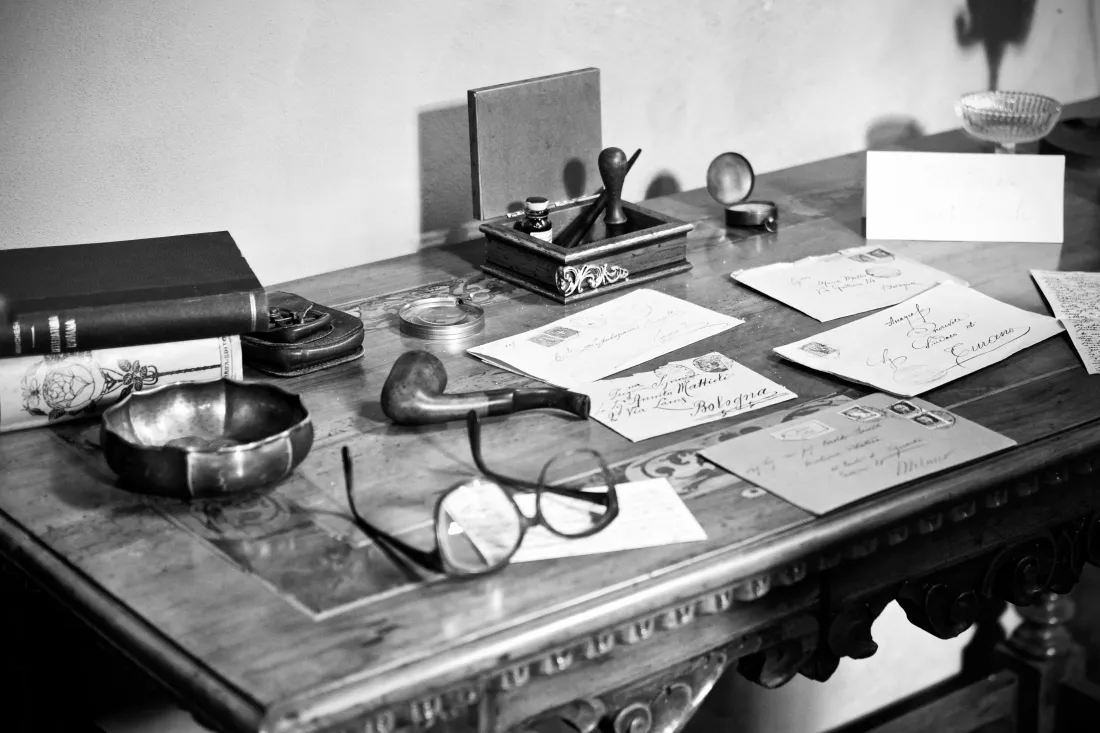 high-angle-view-books-table(1)