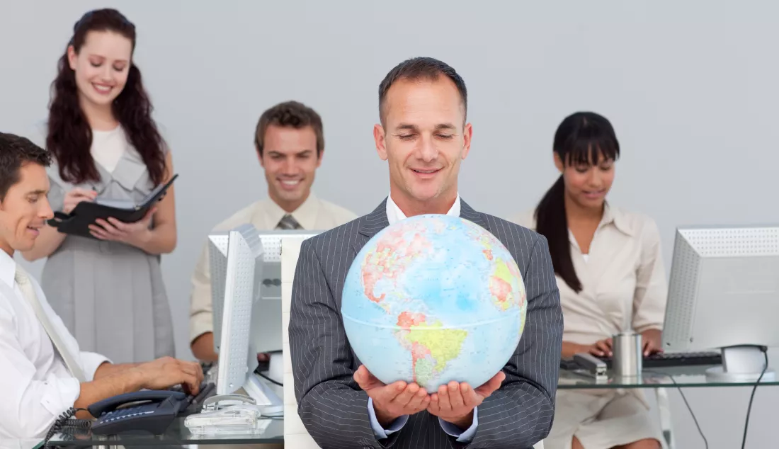 charsmatic-manager-smiling-global-expansion