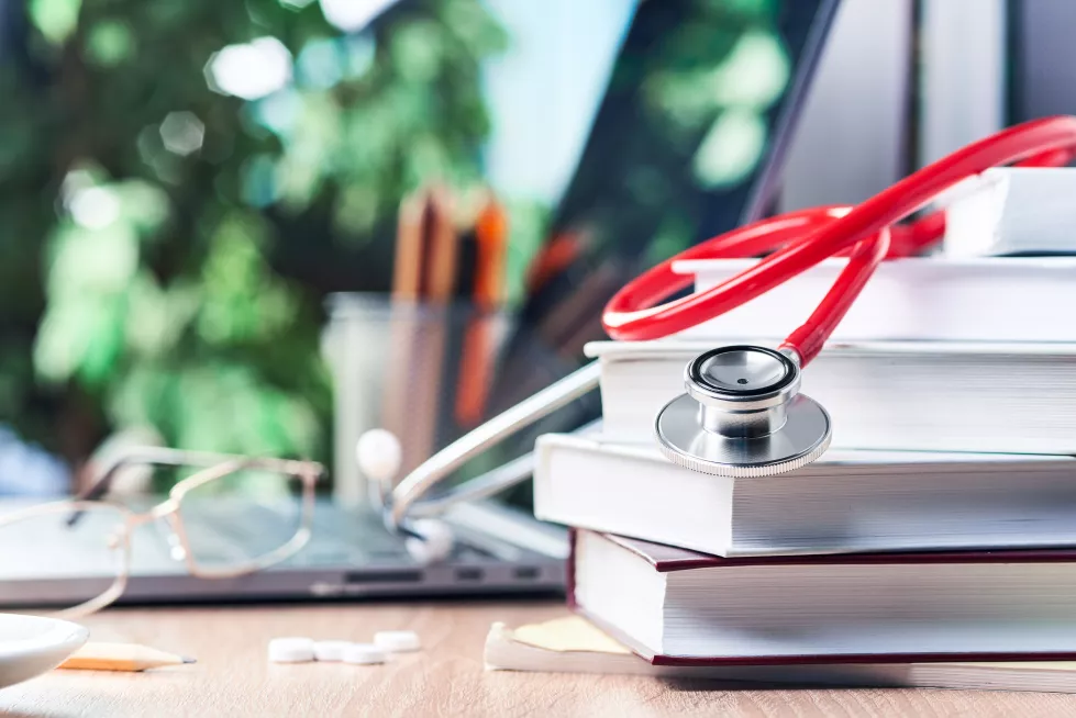 stethoscope-is-lying-medical-books