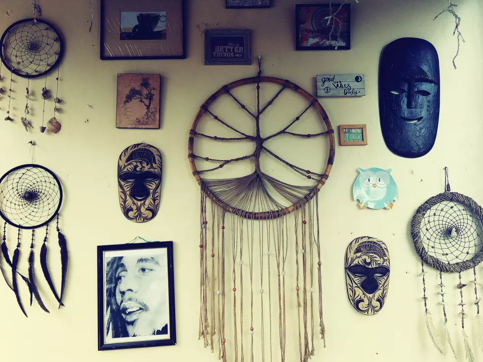 dreamcatchers-mask-hanging-wall-home