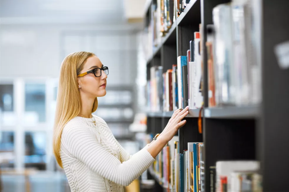 Współczesne bibliotekarstwo i informacja naukowa