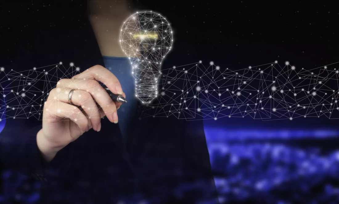 innovation-brainstorming-inspiration-solution-concepts-hand-holding-digital-graphic-pen-drawing-digital-hologram-light-bulb-sign-city-dark-blurred-back-business-start-up-goal-success