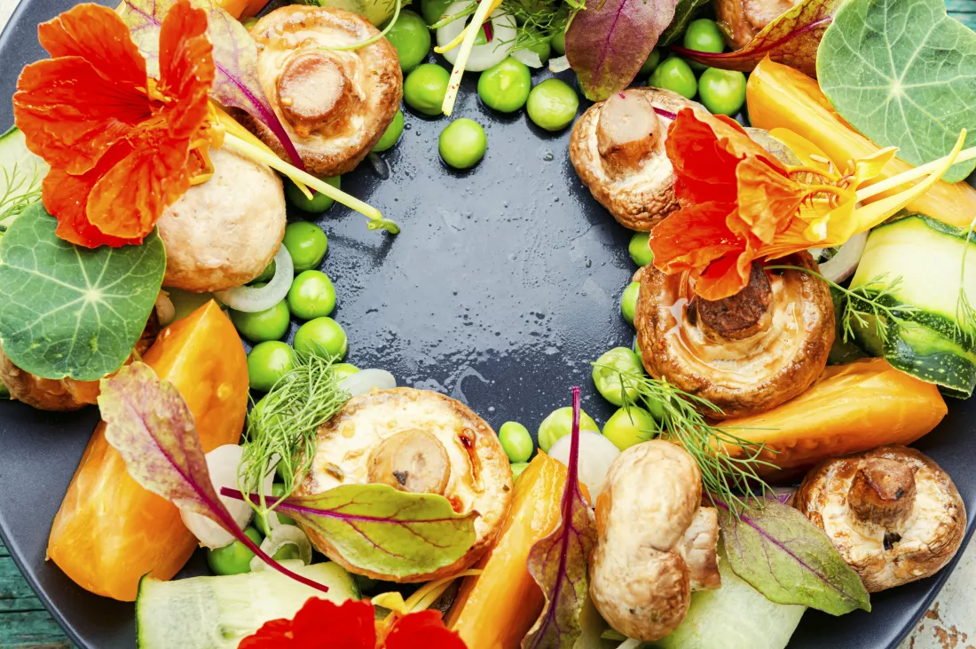 summer-vegetable-salad-decorated-with-nasturtium-flowers-healthy-vegetarian-food