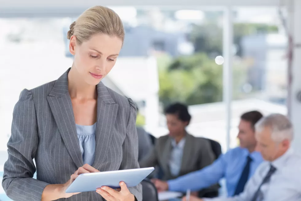 businesswoman-holding-tablet