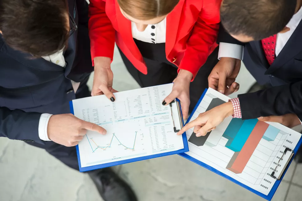 multi-ethnic-team-meeting-are-discussing-project(1)