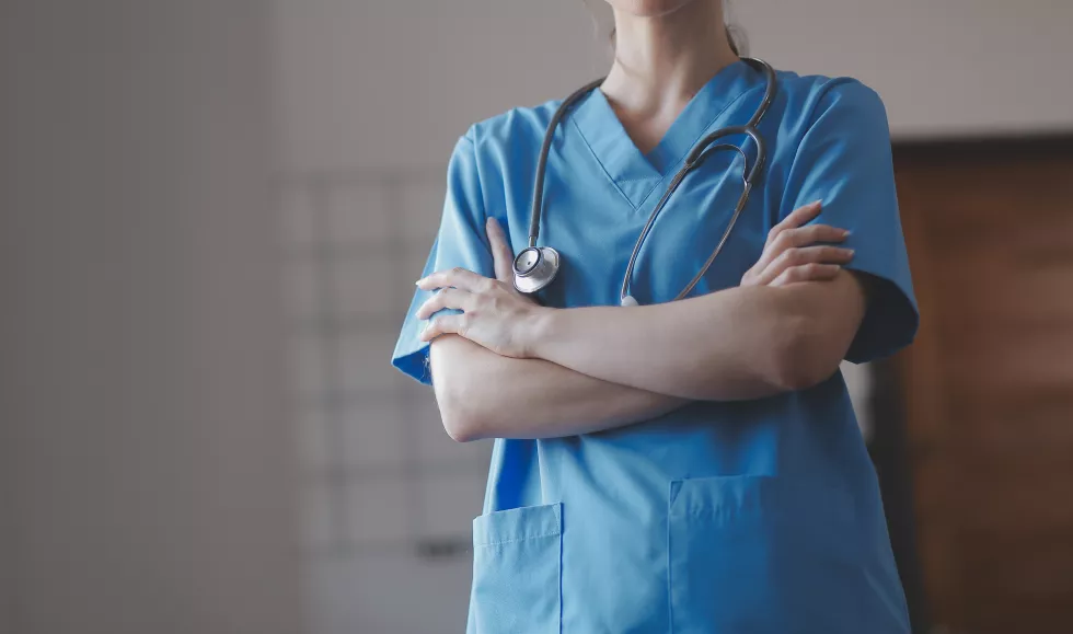 asian-doctor-woman-visited-patient-woman-diagnosis-check-up-health-home-private-hospital-female-patient-explain-health-problem-symptoms-doctor-health-care-premium-service-home