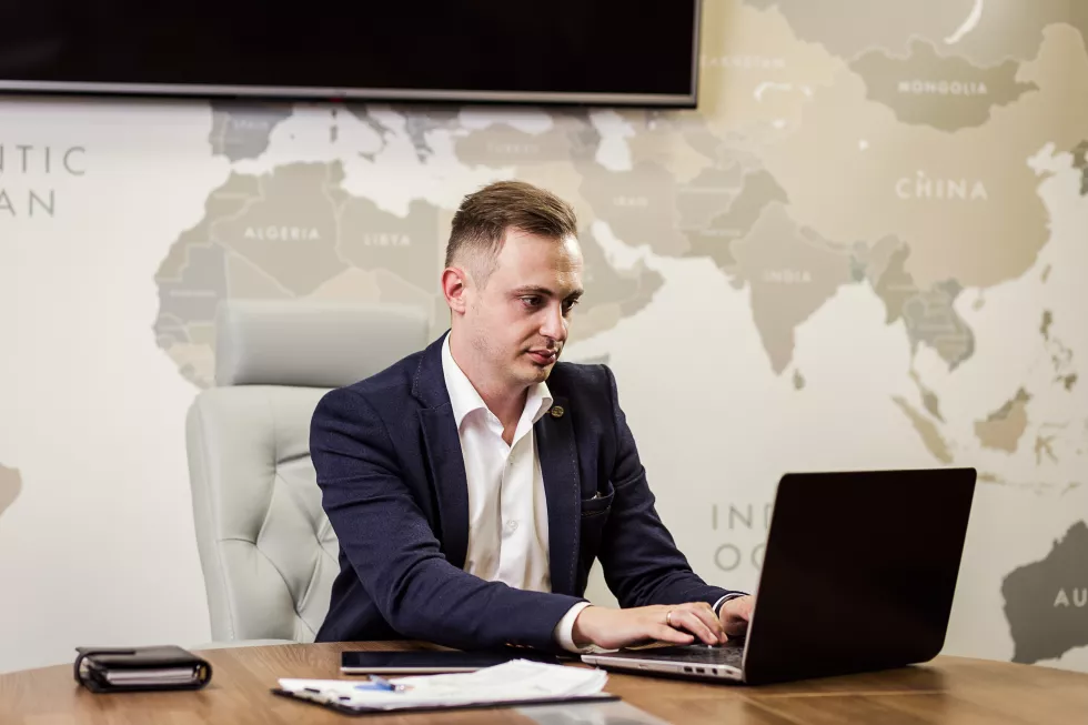 businessman-working-laptop-connecting-networking-concept-businessman-working-with-documents-office-desk-business-concept-close-up