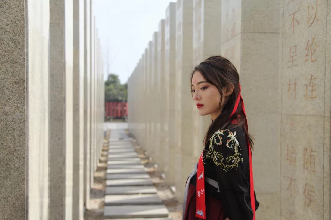 woman-traditional-clothing-looking-away