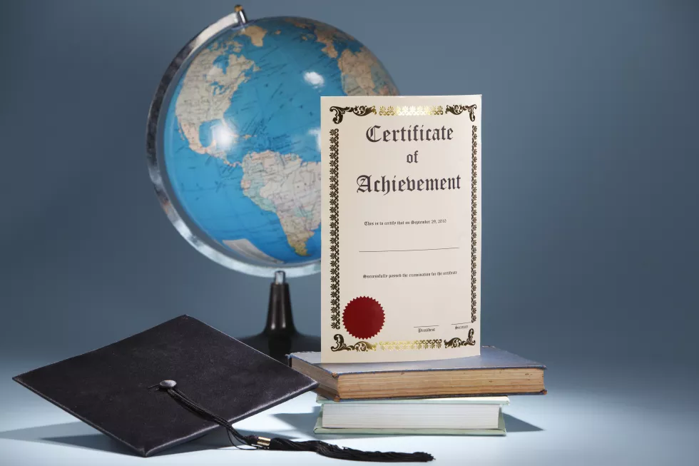 education-concept-globe-certificate