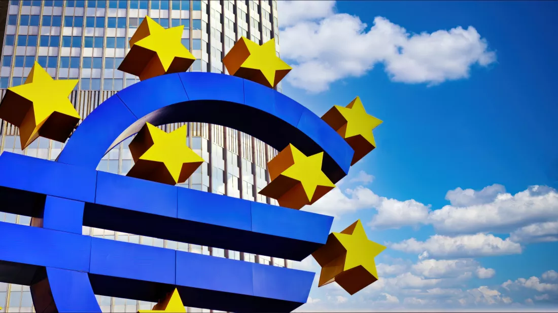 euro-sign-sculpture-frankfurt-germany