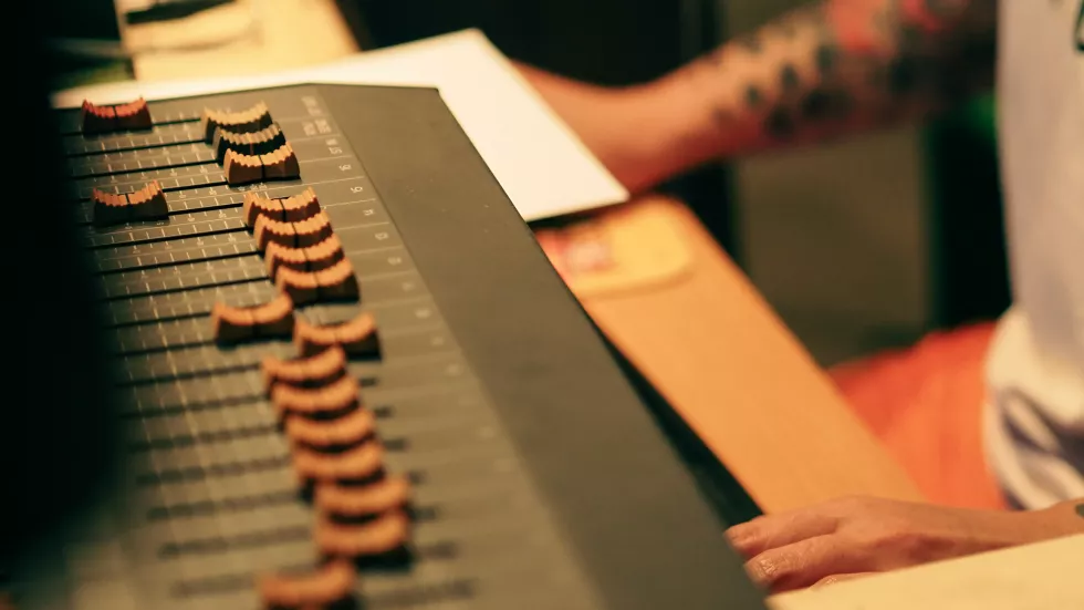making-music-recording-studio