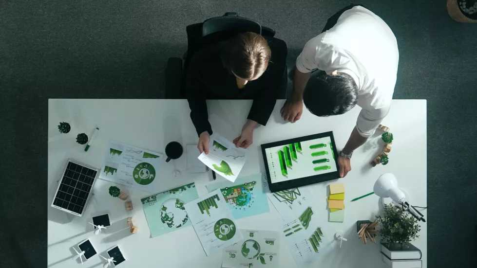 top-down-view-business-man-present-sustainable-idea-manager-alimentation