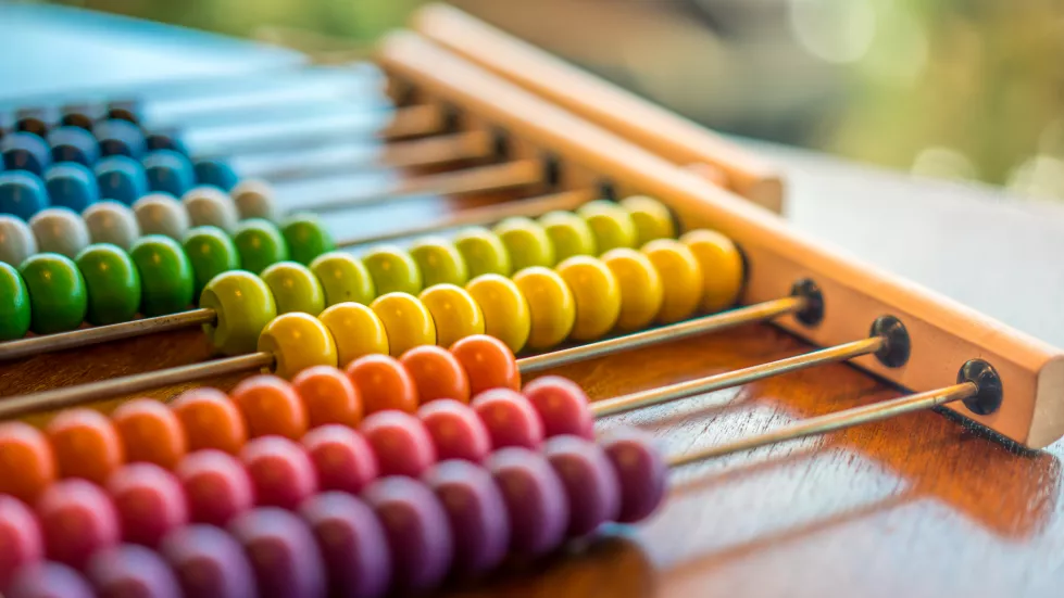 business-colorful-counting-bead-abacus