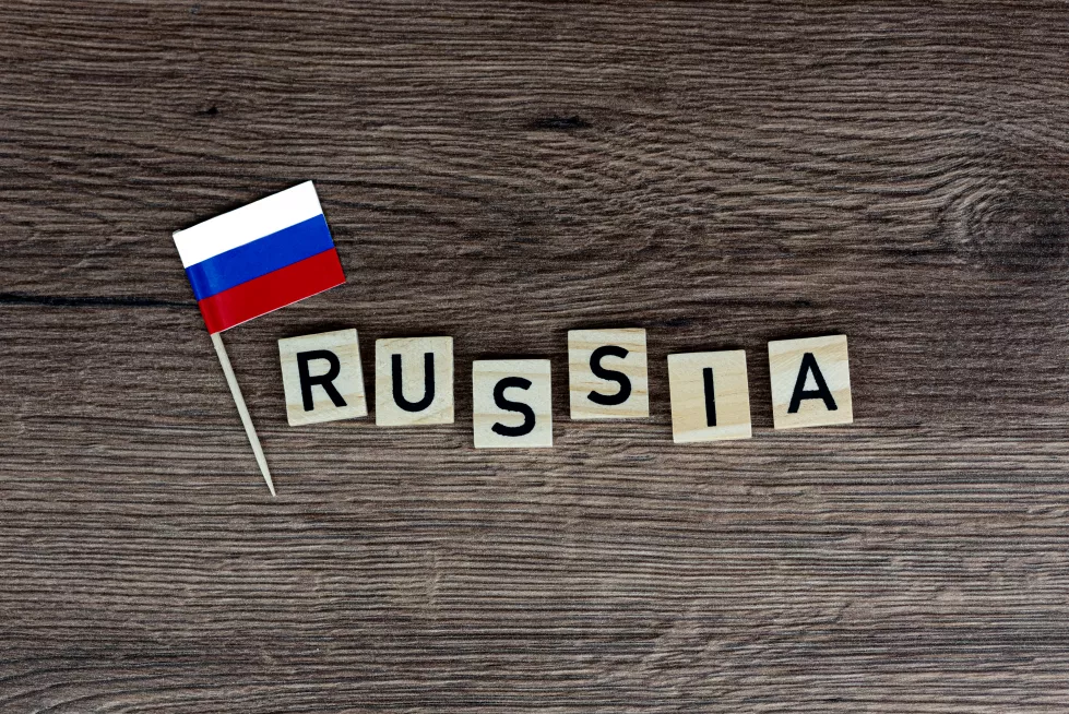 russia-wooden-word-with-russian-flag-wooden-letters-wooden-sign