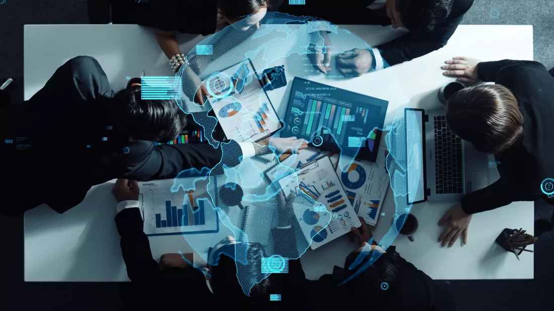 top-view-business-team-listening-manager-present-global-network-directorate(1)