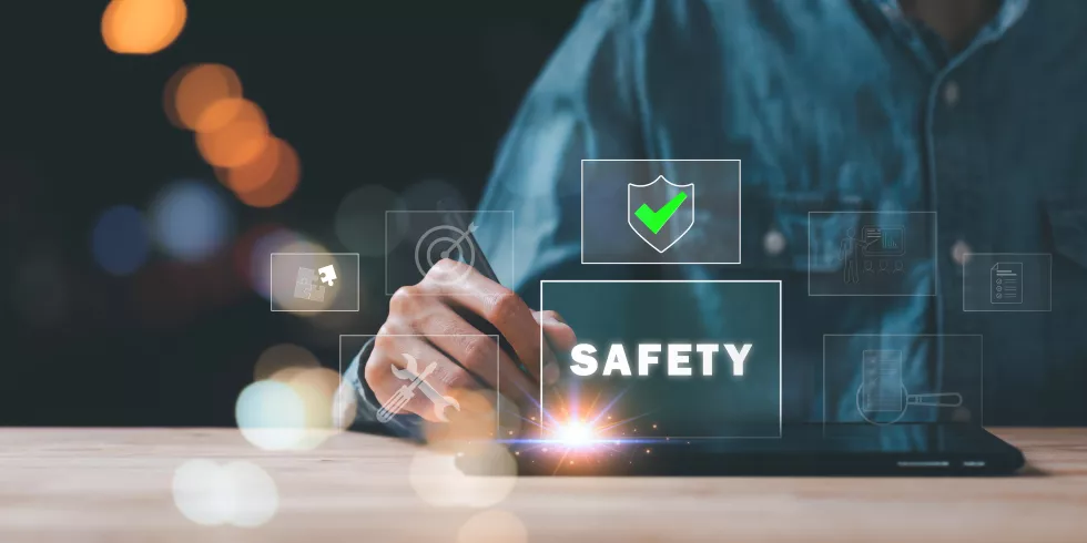 work-safety-concept-safety-care-from-accident-prevention-possible-injuries-accident-ris