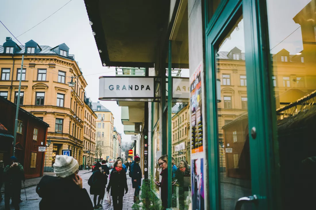 claudio-schwarz-6vnSb0VFNFI-unsplash